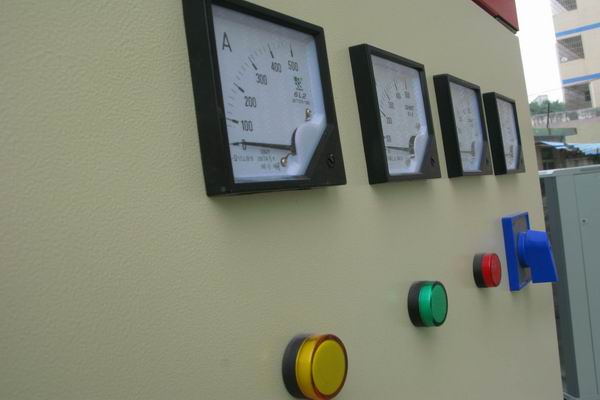 西峡配电柜-3683讲讲配电柜注意事项